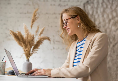 Взносы в ФСЗН за 2025 год для ИП на едином налоге: примеры расчета