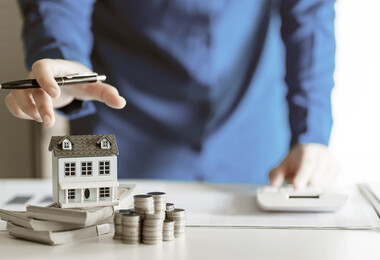 На дорогие квартиры, дома и мотоциклы могут повысить ставки налога в 2026 году